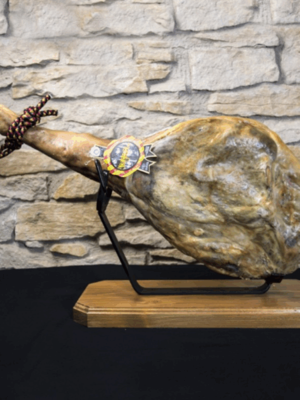 jamón entero con pezuña